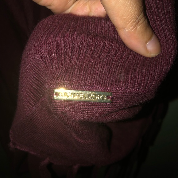 Sewn on side Michael Kors fringed shawl/cape. - Picture 3 of 3